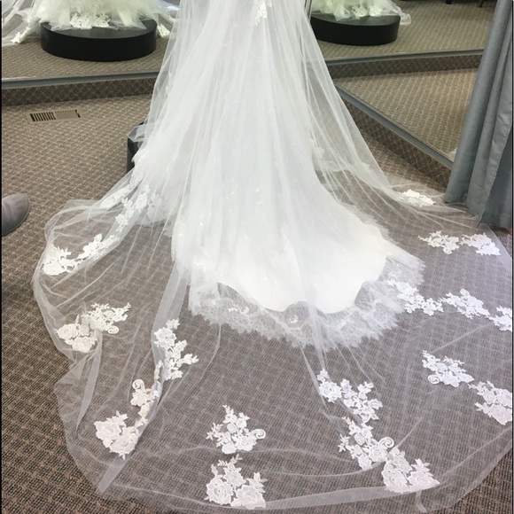 Allure Romance 3057 wedding dress with sleeves and veil size 12 ivory - Picture 5 of 17